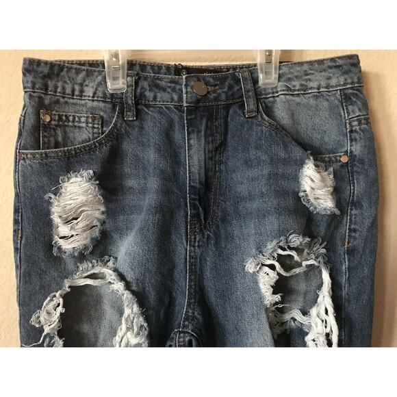 Missguided Medium Wash Blue Riot High Rise Distressed Women's Mom Jean Size 10 - Picture 2 of 4